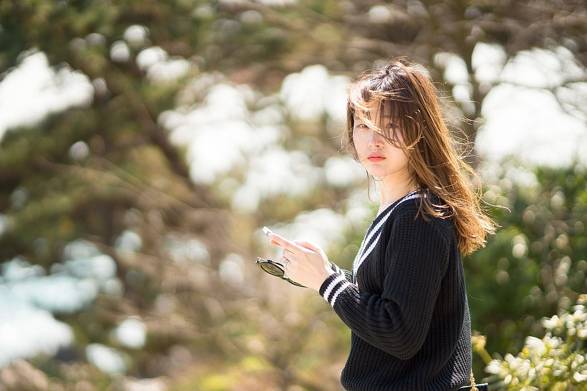 Giovani obbligati a piacere agli altri